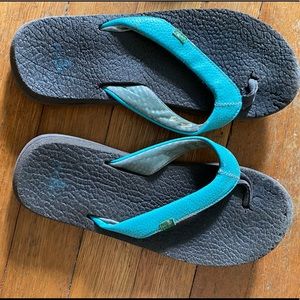 Sanuk Flip Flops